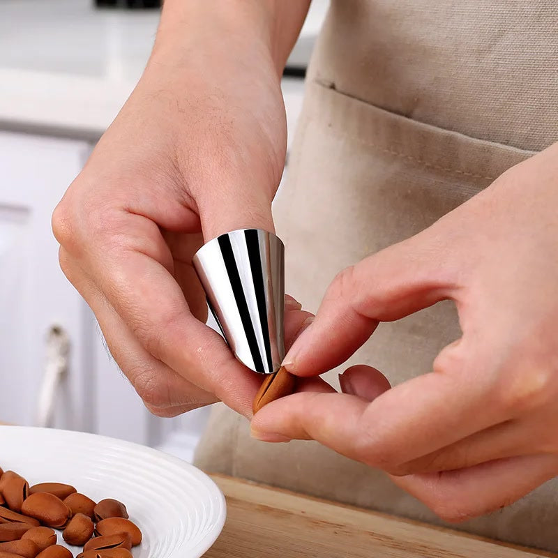 1PCS Stainless Steel Finger Protector Fruit Beans Garlic Peeler Vegetable Nuts Peeling Finger Guard Kitchen Cutting Tools